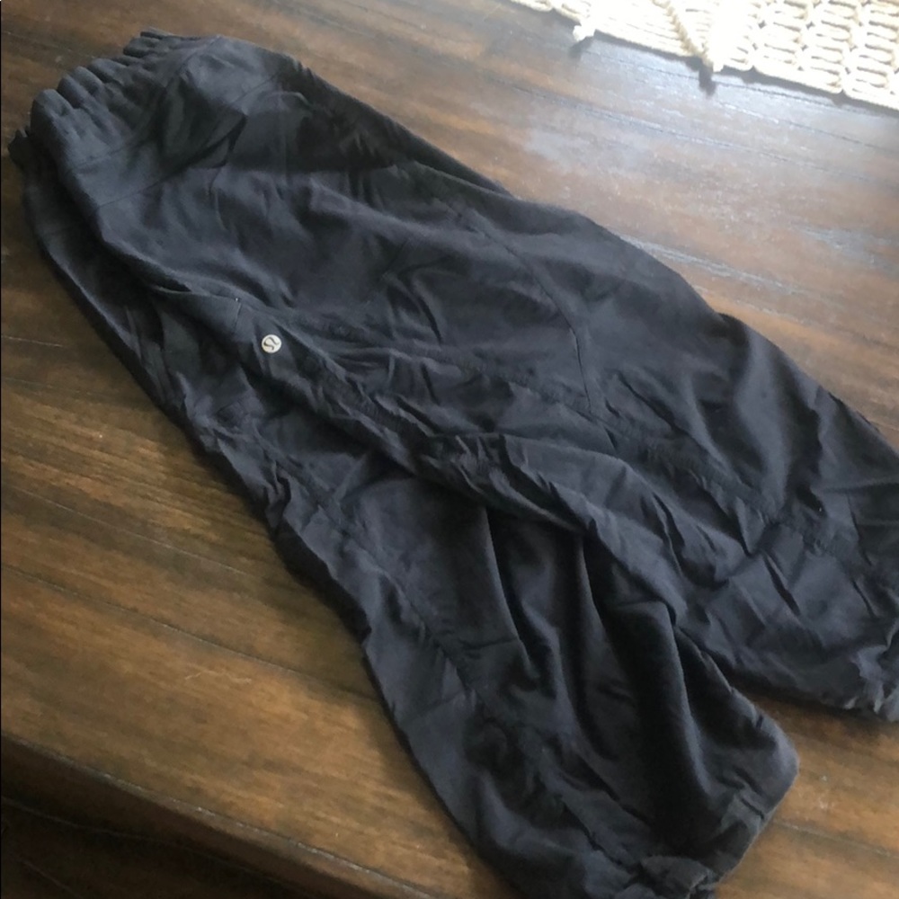 Lululemon Studio Capris 🖤